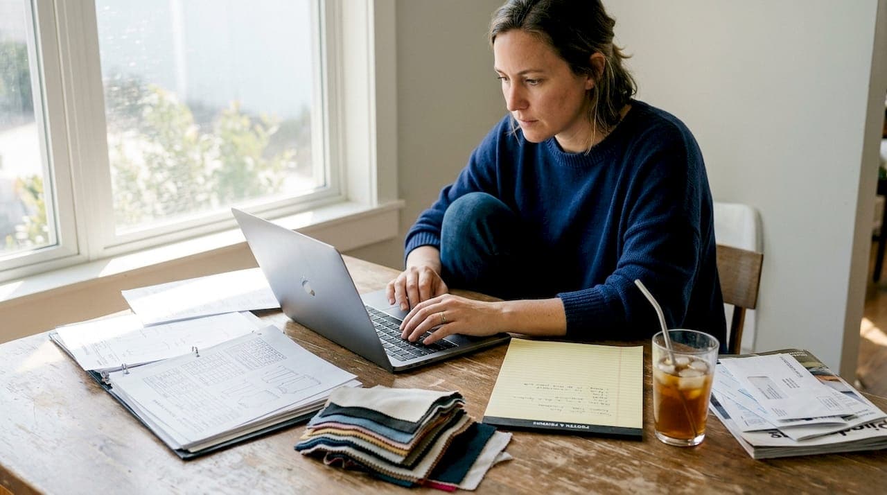 How to Find Reliable Clothing Manufacturers in the USA